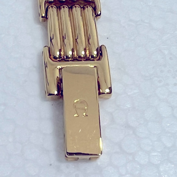 NWT WOMAN ETIENNE AIGNER WATCH - Picture 7 of 9